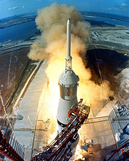 480px-Apollo_11_Launch2